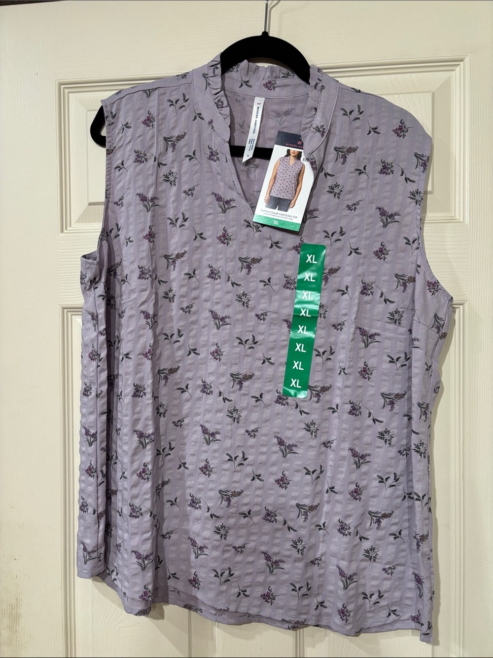 🚨$10🚨* 2/$30 Ruffle Collar Sleeveless Floral Top, blouse purple floral